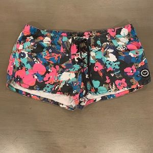 Roxy short board shorts